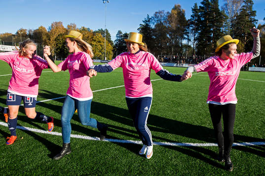 Kvarnsvedens spelarna jublar