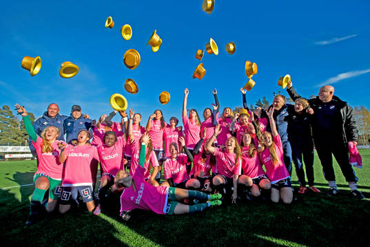 Kvarnsvedens spelarna jublar