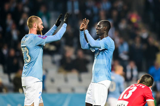 Malmös Jo Inge Berget jublar med Enoch Kofi Adu  efter sitt 2-0 mål