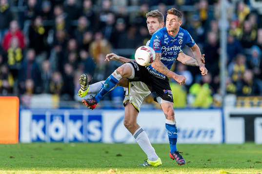 s Jos Hooiveld under fotbollsmatchen i Allsvenskan mellan Halmstad och AIK den 18 oktober 2015 i Halmstad.