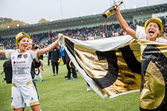Rosengårds Sara Björk Gunnarsdottir och Alexandra Riley