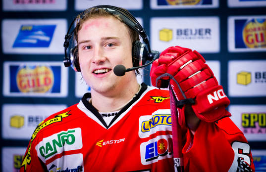 Örebros Alexander Anderberg är glad efter matchen