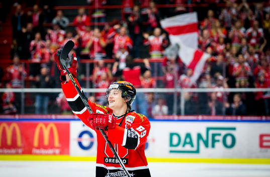 Örebros Alexander Anderberg är glad efter matchen
