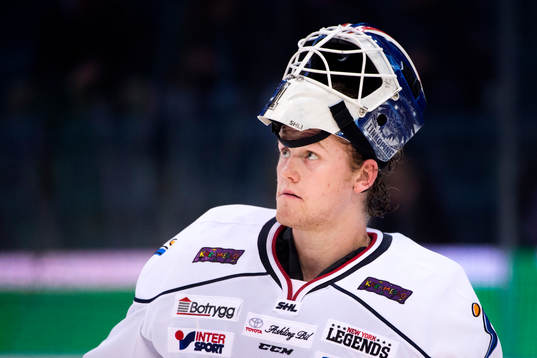 Linköpings målvakt Marcus Högberg deppar