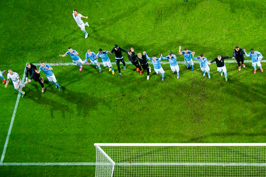 Malmö FFs spelare tackar publiken