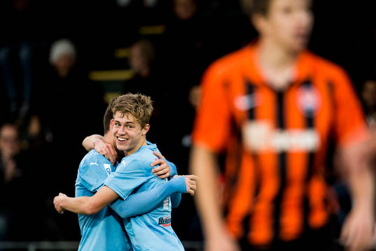 Malmö FFs Mattias Svanberg jublar efter 5-4 av Oliver Stojanovic Fredin