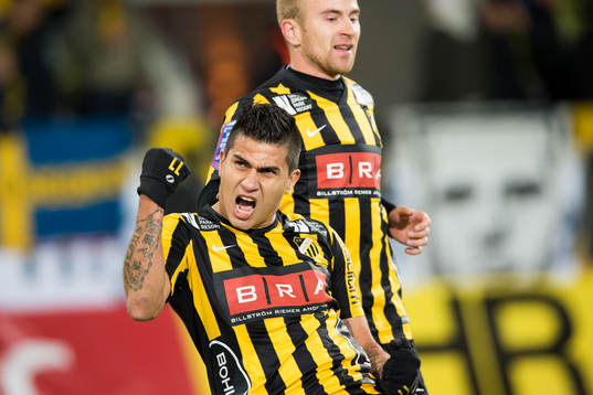 Häckens Paulo de Oliveira jublar efter 3-1 målet