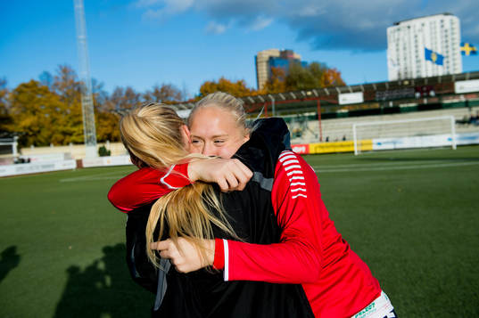 Rosengårds Olivia Elofsson jublar