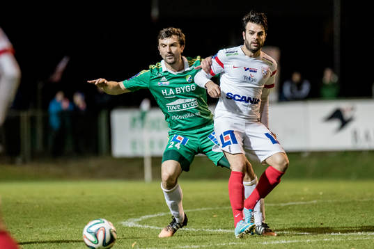 Ljungskiles Aleksandar Kitic och Assyriskas Christer Youssef