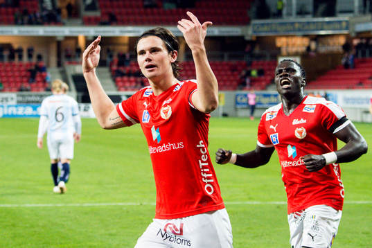 Kalmars Marcus Antonsson jublar efter 2-0 på straff