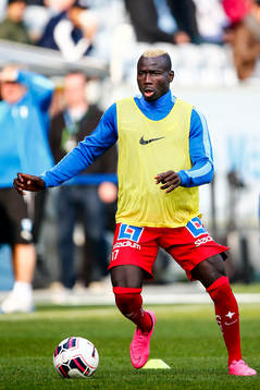 Norrköpings Alhaji Kamara värmer upp