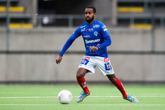 Åtvidabergs Ammar Ahmed med bollen