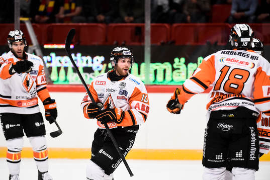 Karlskronas Mattias Guter jublar