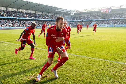 Norrköpings Alhaji Kamara (tv) och Nikola Tkalcic (th)