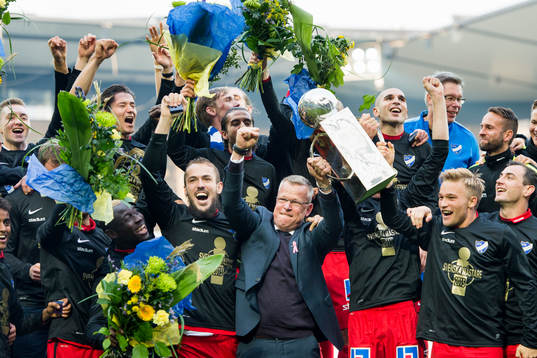 Norrköpings spelare och tränare Jan Andersson firar sm-guldet