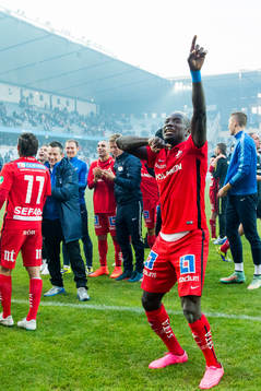 Norrköpings Alhaji Kamara firar sm-guldet