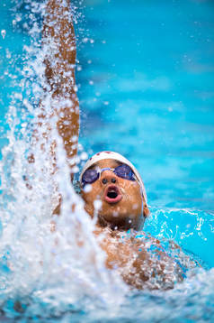 Simon Sjödin, Sk Neptun, i försöken på 200 m medley