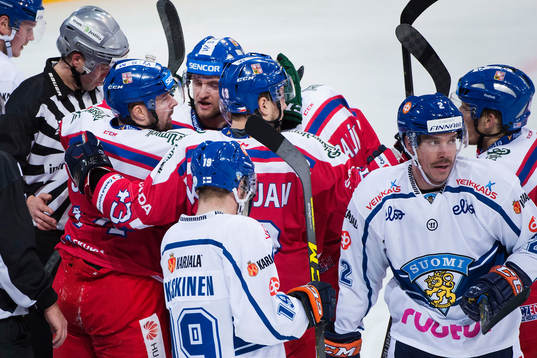 Tjeckiens spelare jublar