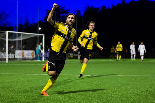 Frejs Christophe Lallet jublar efter att ha gjort 1-0
