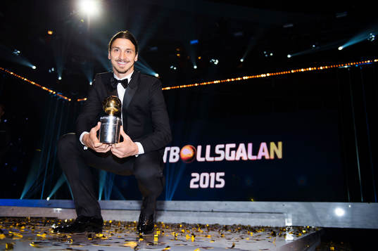 Zlatan Ibrahimovic med guldbollen