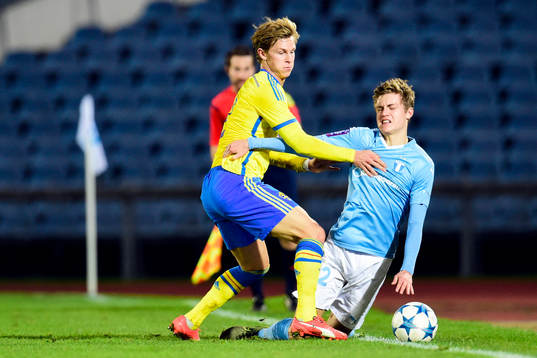 Sveriges Emil Krafth och Malmös Mattias Svanberg