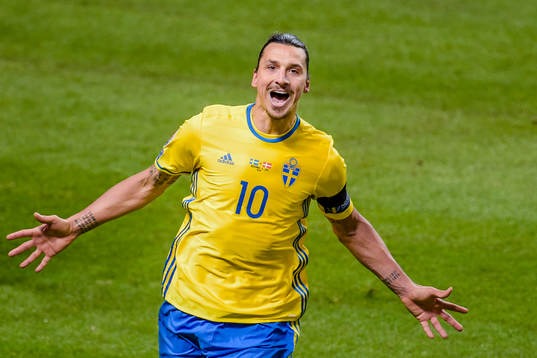 Bla gjennom flere bilder av Fotboll, EM-kval, playoff, Sverige - Danmark