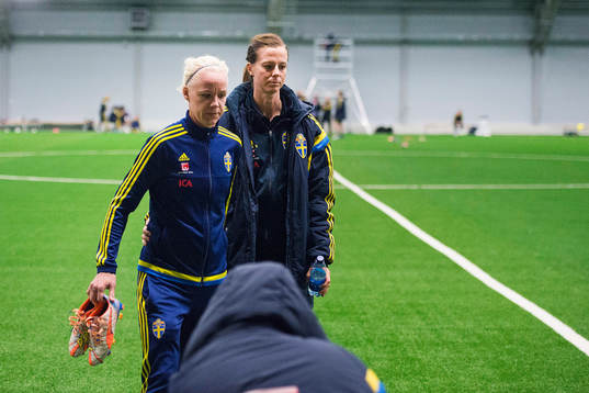 Caroline Seger och Lotta Schelin