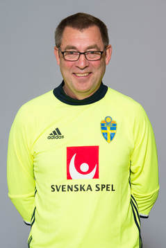 Hans Wildow i P17/98-landslaget, poserar för ett porträtt den 27 november 2015 i Stockholm.