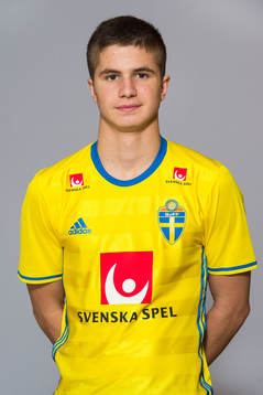 Filip Tasic som spelar i P17/98-landslaget, poserar för ett porträtt den 27 november 2015 i Stockholm.