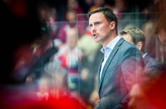 Frölundas tränare Roger Rönnberg deppar