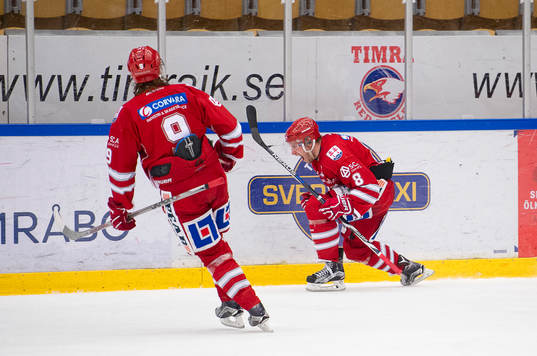 Timrås Per Hallin jublar