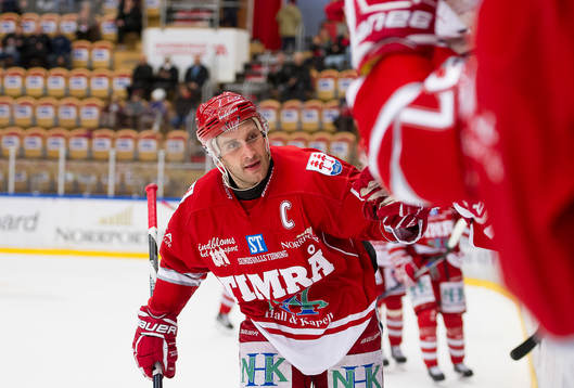 Timrås Per Hallin jublar