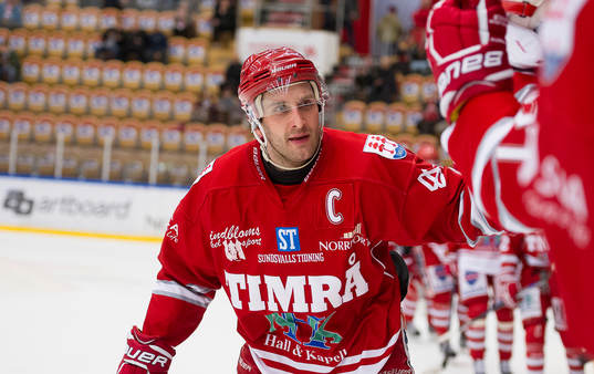 Timrås Per Hallin jublar