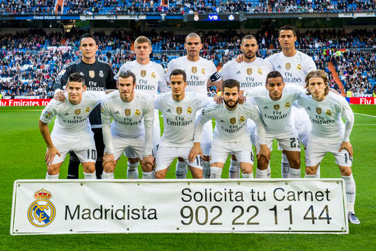  målvakt Keylor Navas, Toni Kroos, Pepe, Karim Benzema, Cristiano Ronaldo nedre raden: James Rodríguez, Gareth Bale, Lucas Vázquez, Nacho Monreal, Danilo och Luka Modric under fotbollsmatchen i La Liga mellan Real Madrid och Getafe den 5 december 2015 i Madrid.