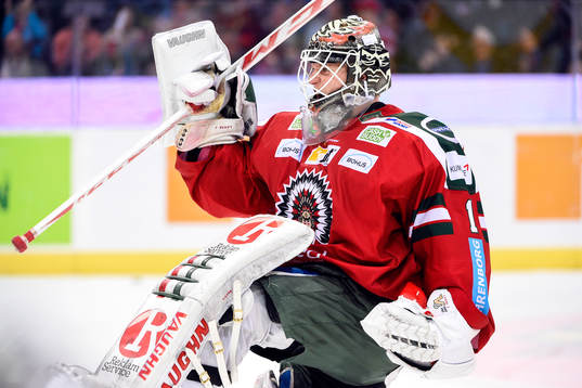 Frölundas målvakt Lars Johansson jublar
