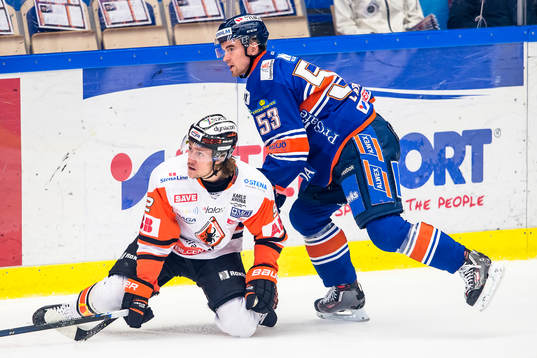 Karlskronas Jesper Olofsson faller