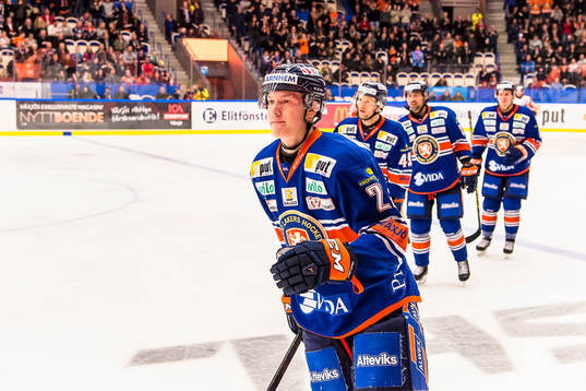 Växjös Gustav Rydahl jublar