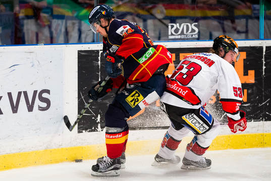 Djurgårdens Daniel Brodin och Örebros Bobbo Petersson