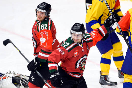 Frölundas Artturi Lehkonen och Patrik Carlsson  jublar