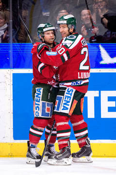 Frölundas Ryan Lasch och Joel Lundqvist jublar