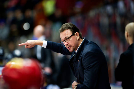 Modos assisterande tränare Fredrik Olausson