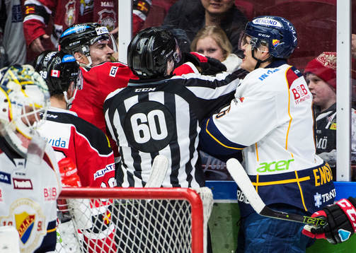 Malmö Redhawks Kent McDonell i bråk med Djurgårdens