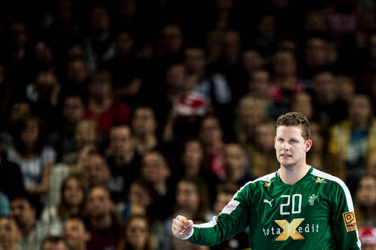 Danmarks målvakt Kevin Möller jublar