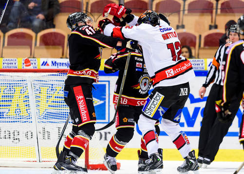 Luleås Ilari Melart i bråk med Örebros Marko Anttila