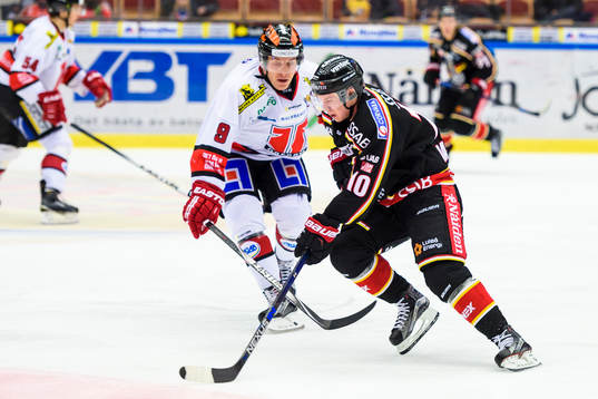 Luleås Toni Rajala och Örebros Joonas Jalvanti