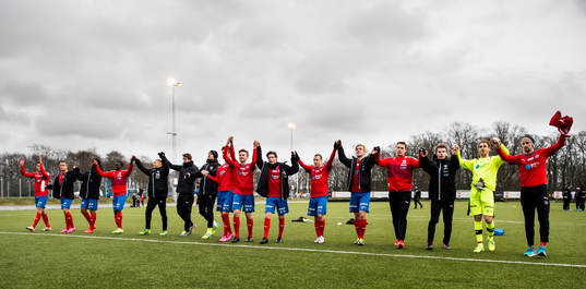 Helsingborgs spelare tackar publiken