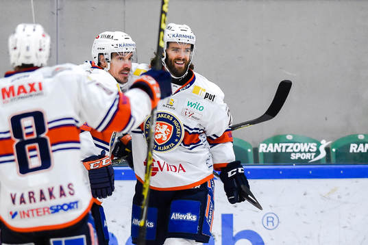 Växjös spelare jublar