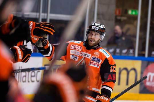 Karlskronas Mattias Guter jublar