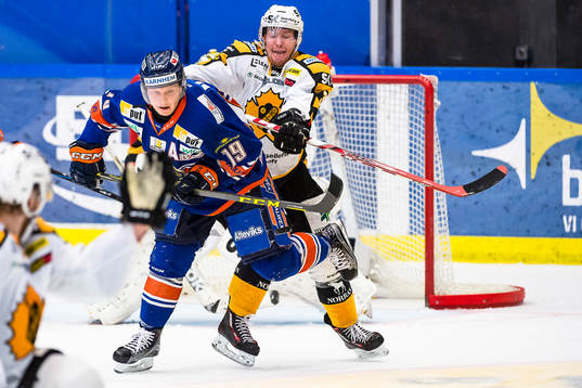 Växjös Tuomas Kiiskinen faller