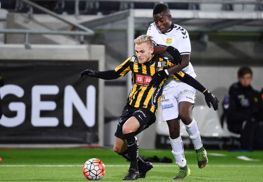Häckens Niklas Andersen och GAIS Kieron Cadogan